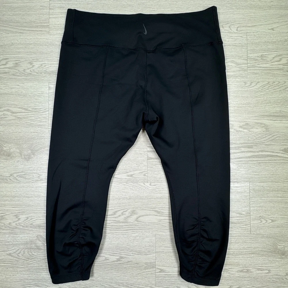 Nike Women's Leggings Dri-Fit Ruched Hem Cropped Black Sz 2X Activewear Yoga Gym
